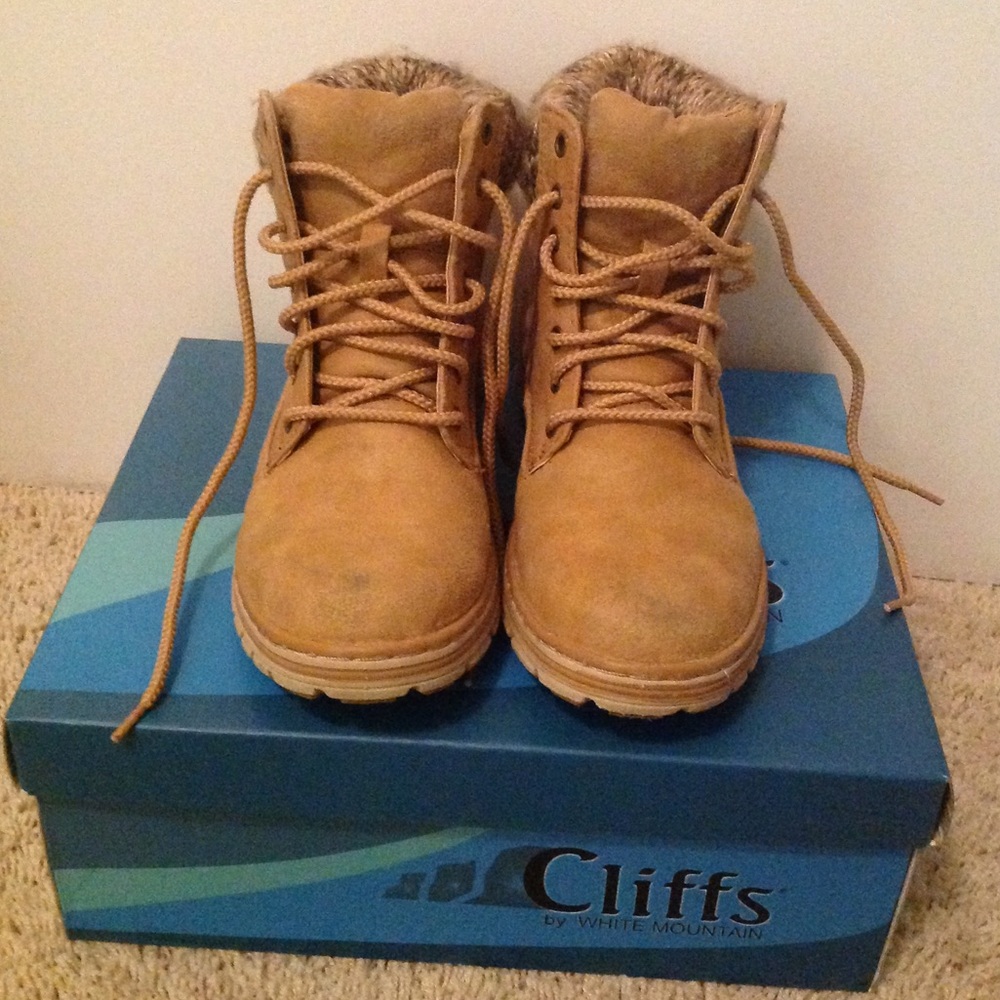 Boots - Picture 2 of 5